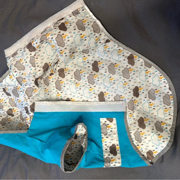 Pet rain jacked with hood - Picture 5 of 13